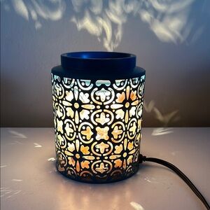 Elegant Decorative Lantern & Wax Melter